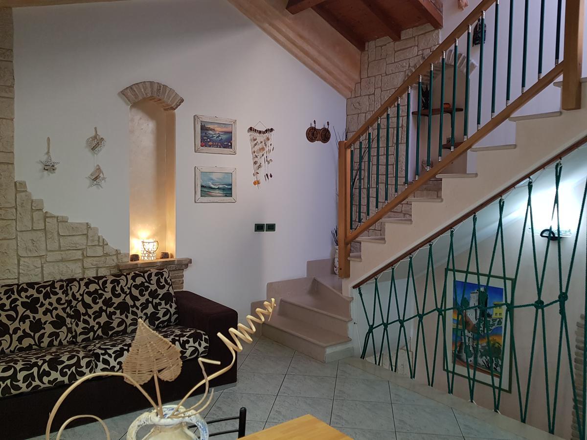 泰尔莫利Residenza Borgo Antico别墅 外观 照片